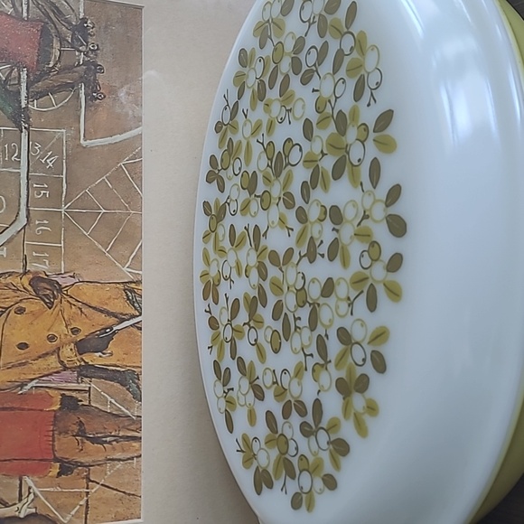VINTAGE PYREX VERDE OLIVE CASSEROLE DISH 1.5 QUART - Picture 2 of 4